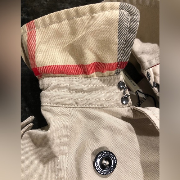 Burberry Trench Coat 4 Years 104 cm For Girls Brand New  With Tag - Picture 6 of 7